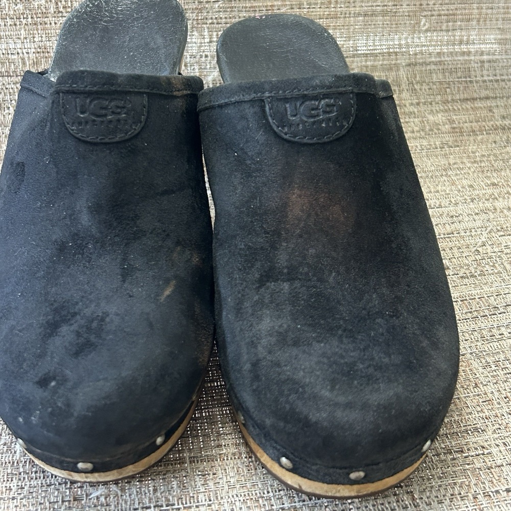 UGG Australia Women's  sz  8Abbie Black Suede Studded Clog Please Read